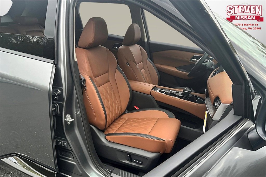 New 2026 Nissan Rogue Platinum image 10
