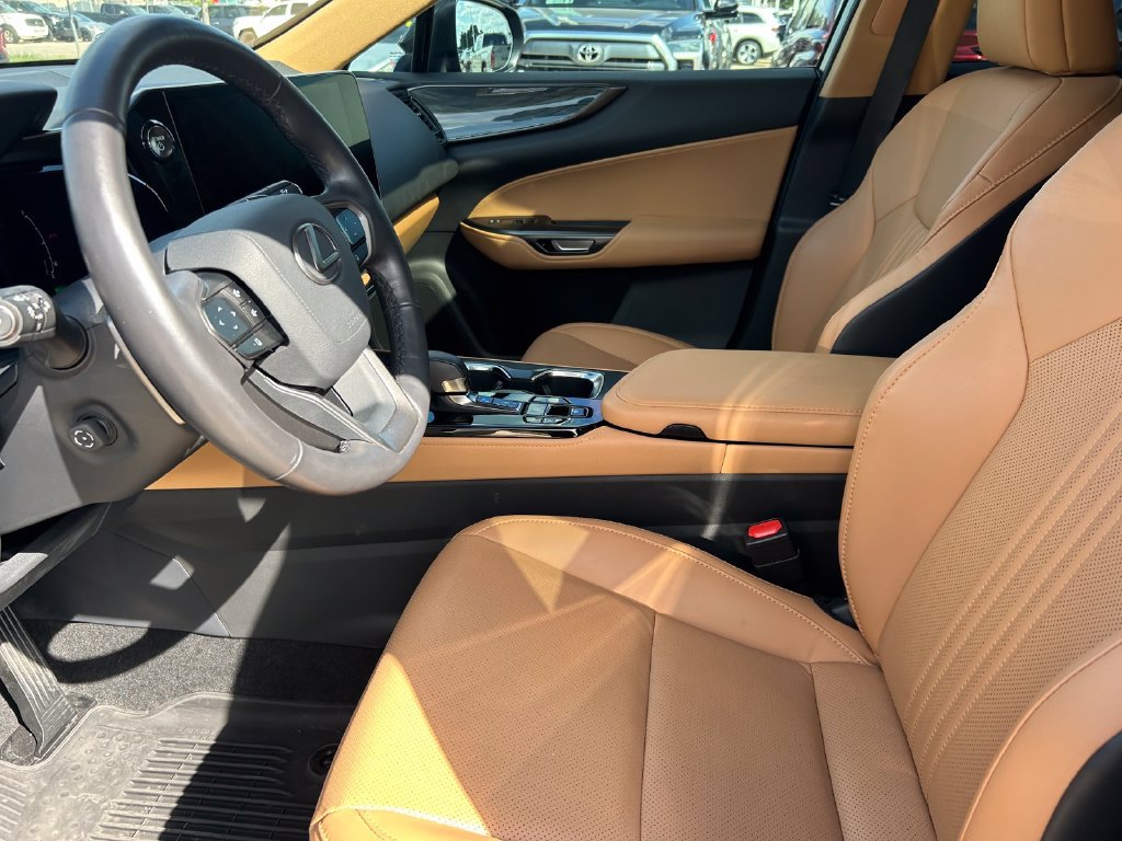 Used 2024 Lexus NX 350h AWD w/ Vision Package image 11