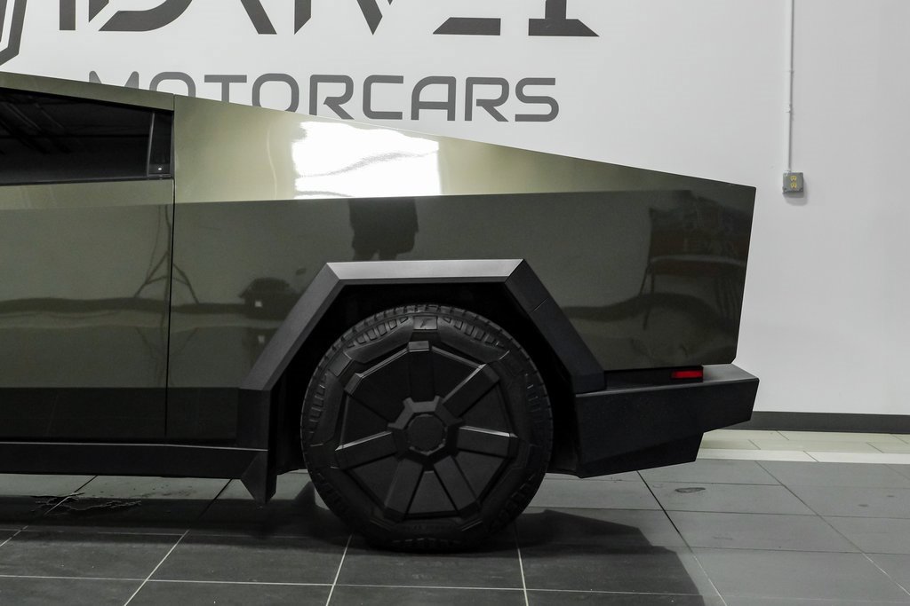 Used 2025 Tesla Cybertruck AWD Crew Cab image 19