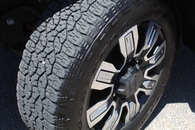 Used 2024 GMC Sierra 2500 Denali w/ Denali Reserve Package AWD/4WD image 11