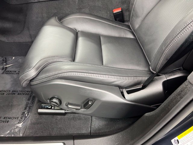 New 2026 Volvo XC60 T8 Ultra w/ Protection Package Premier AWD/4WD image 14