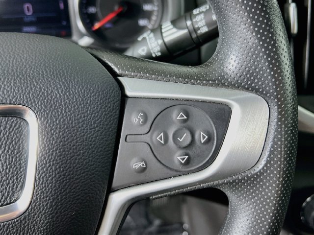 Used 2023 GMC Terrain SLE FWD image 31