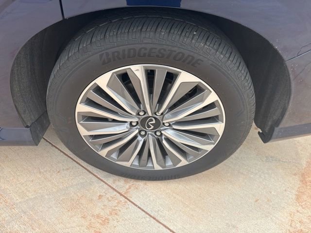 Used 2025 INFINITI QX80 Luxe RWD image 7