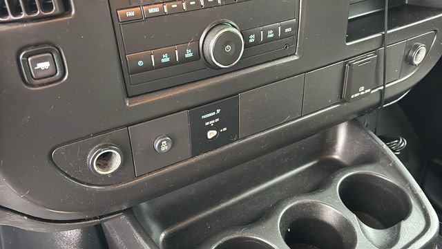 Used 2017 Chevrolet Express 3500 RWD image 17
