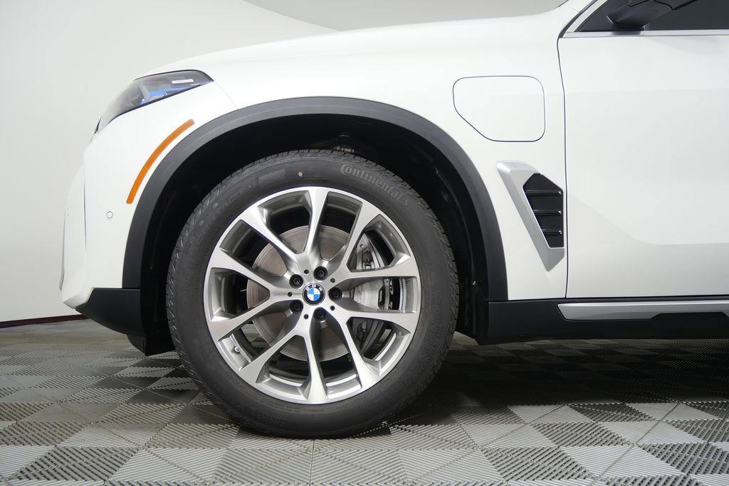 Used 2026 BMW X5 xDrive50e AWD/4WD image 7