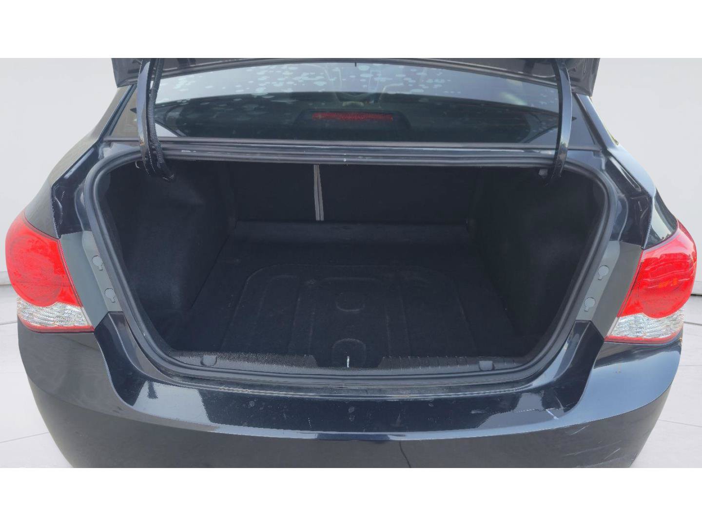 Used 2016 Chevrolet Cruze LS FWD image 25