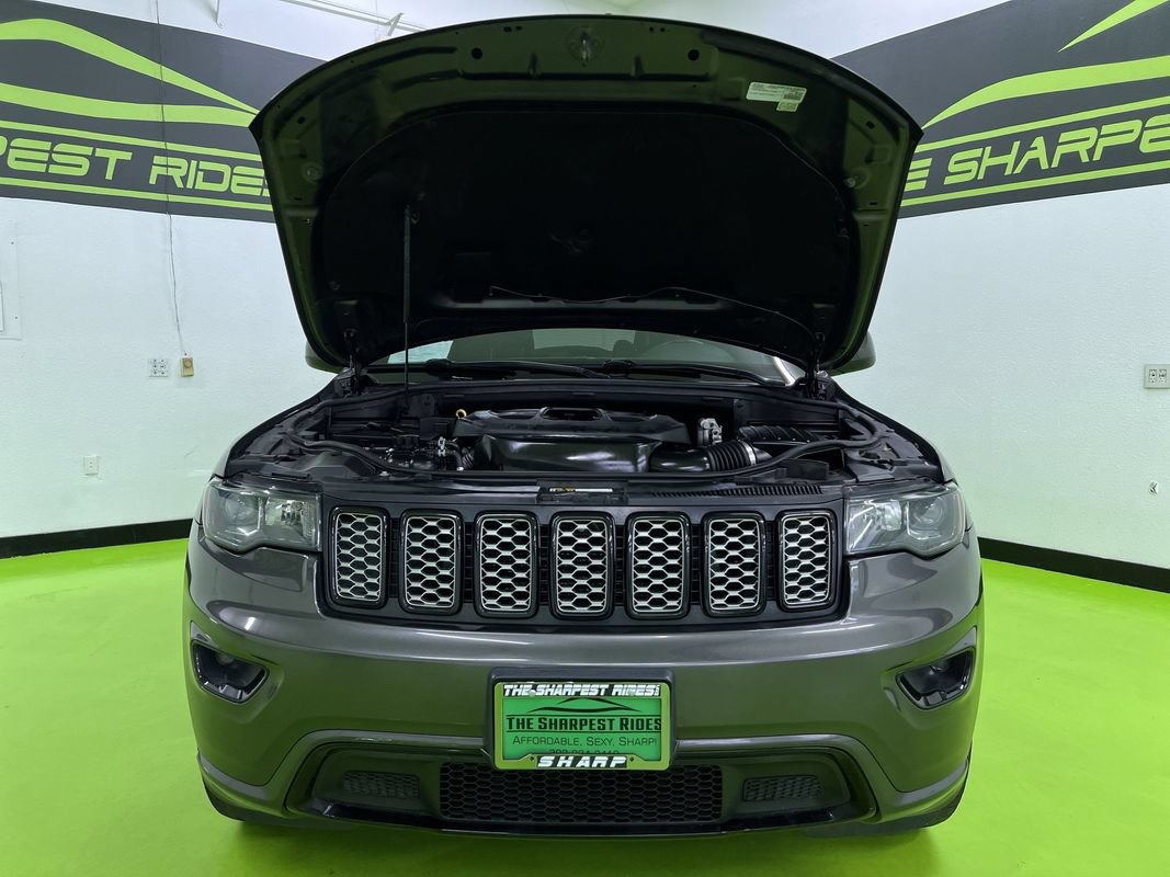 Used 2018 Jeep Grand Cherokee Altitude AWD/4WD image 4
