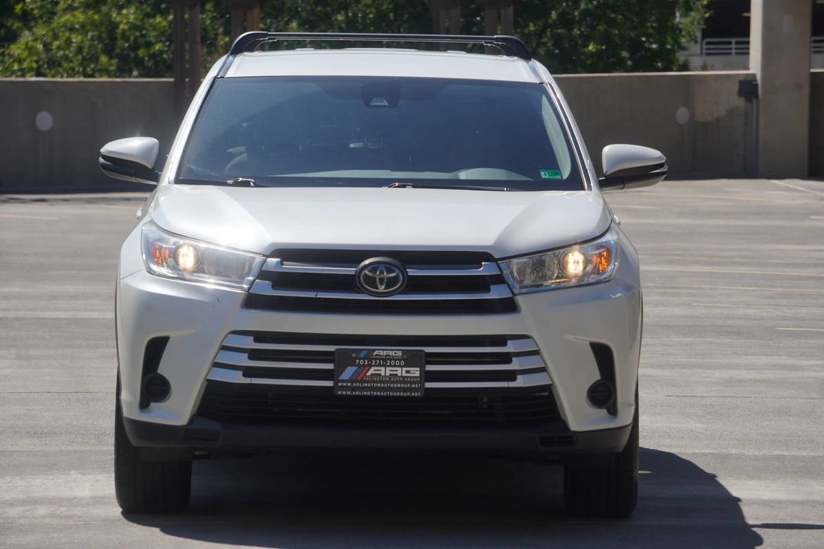 Used 2019 Toyota Highlander LE AWD/4WD image 23
