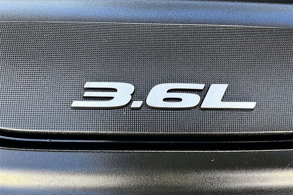 Used 2018 Chrysler Pacifica Touring-L w/ Premium Audio Group image 36