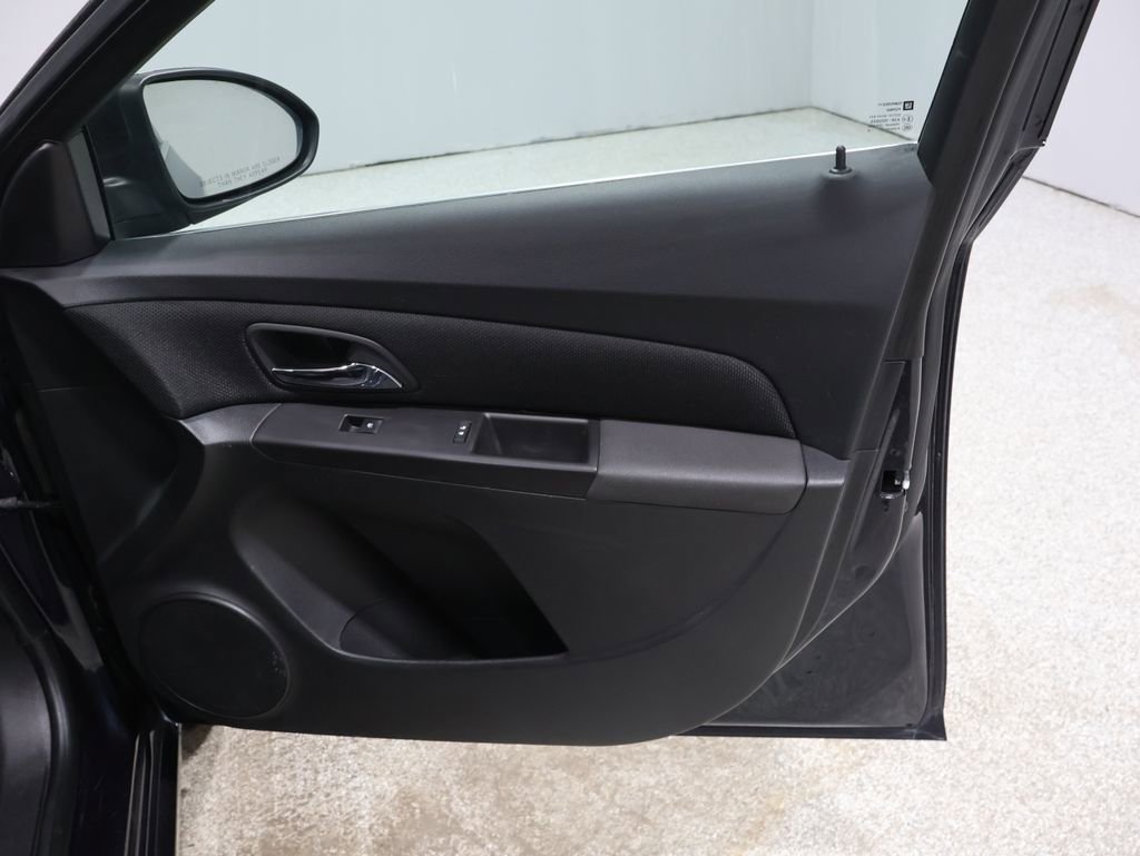 Used 2015 Chevrolet Cruze LT image 23