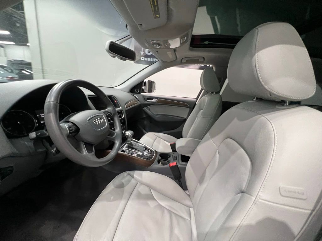 Used 2013 Audi Q5 3.0T Prestige image 23