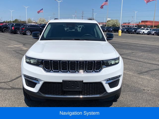 Used 2023 Jeep Grand Cherokee Limited AWD/4WD image 2