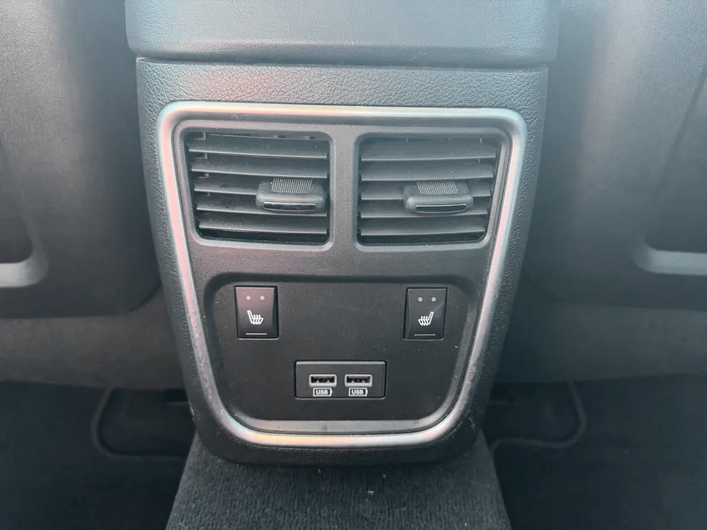 Used 2023 Chrysler 300 Touring L w/ Comfort Group AWD/4WD image 29