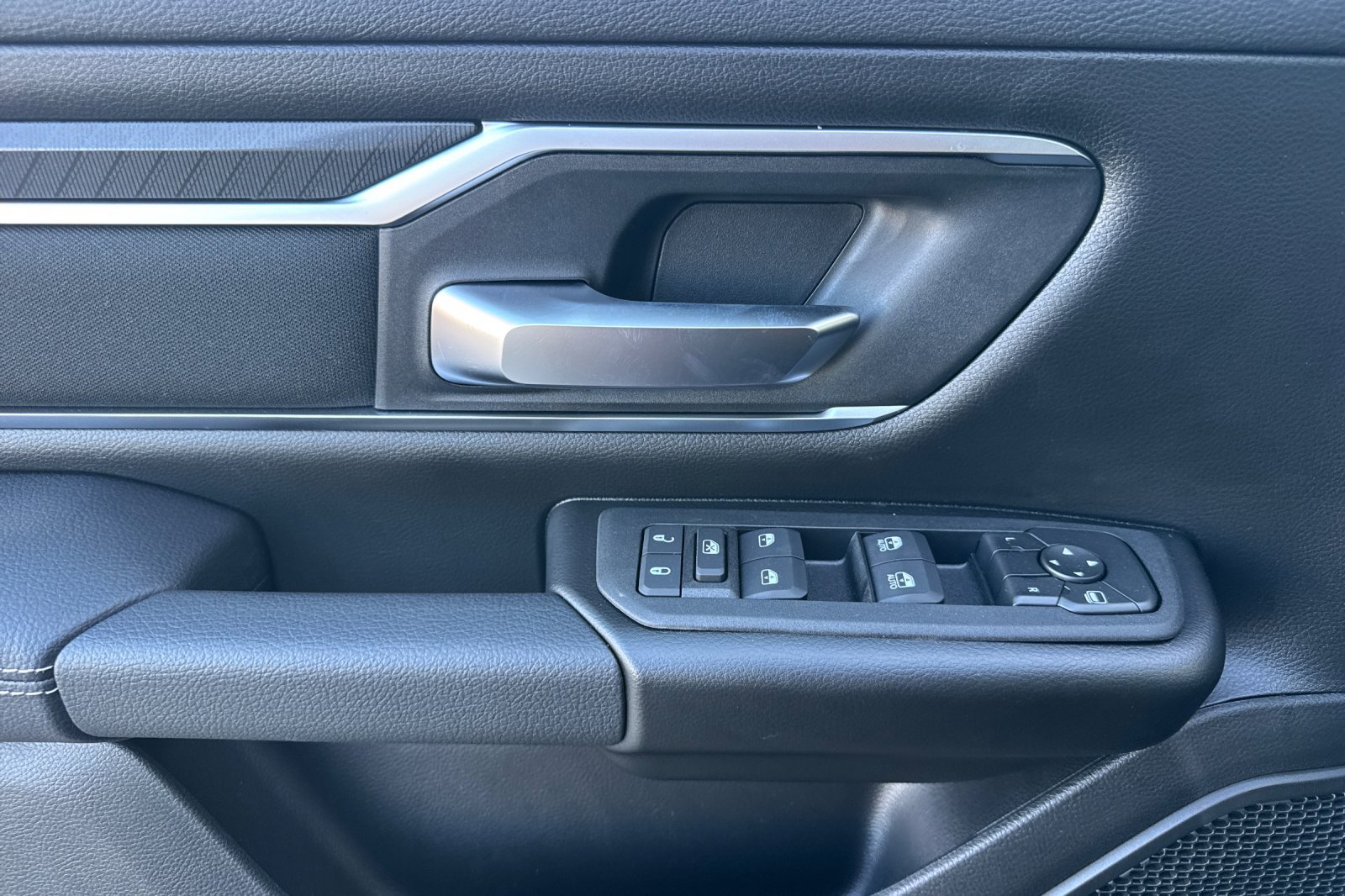 New 2027 RAM 1500 4x4 Crew Cab image 10