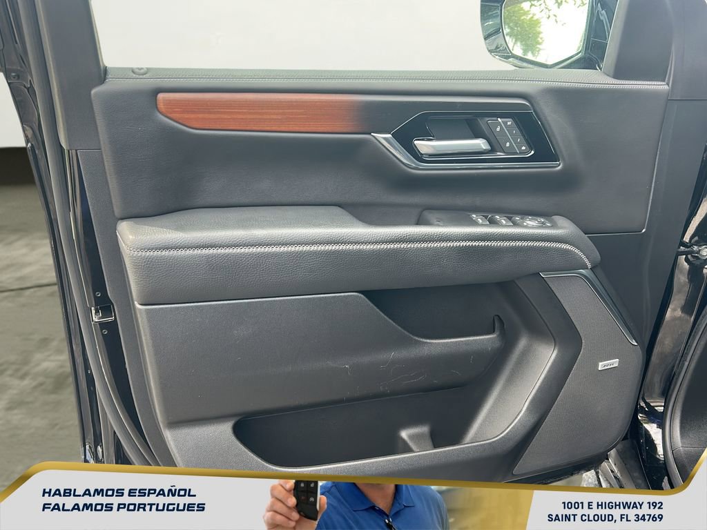 Used 2025 GMC Yukon XL Denali image 12