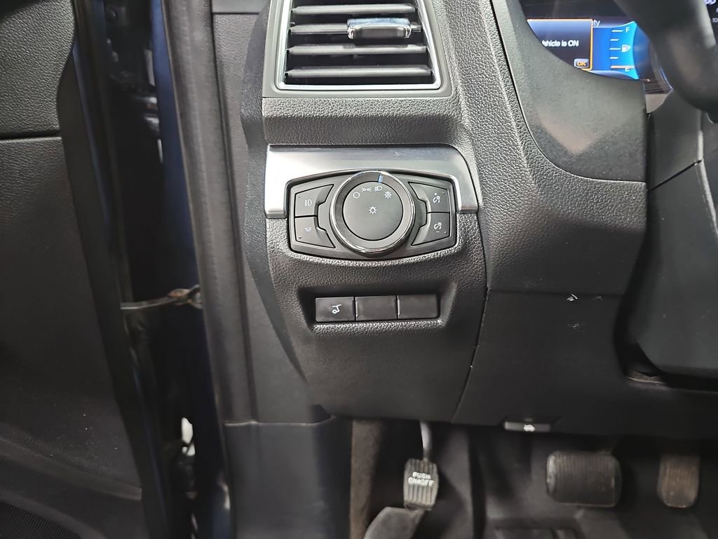 Used 2018 Ford Explorer Limited AWD/4WD image 26