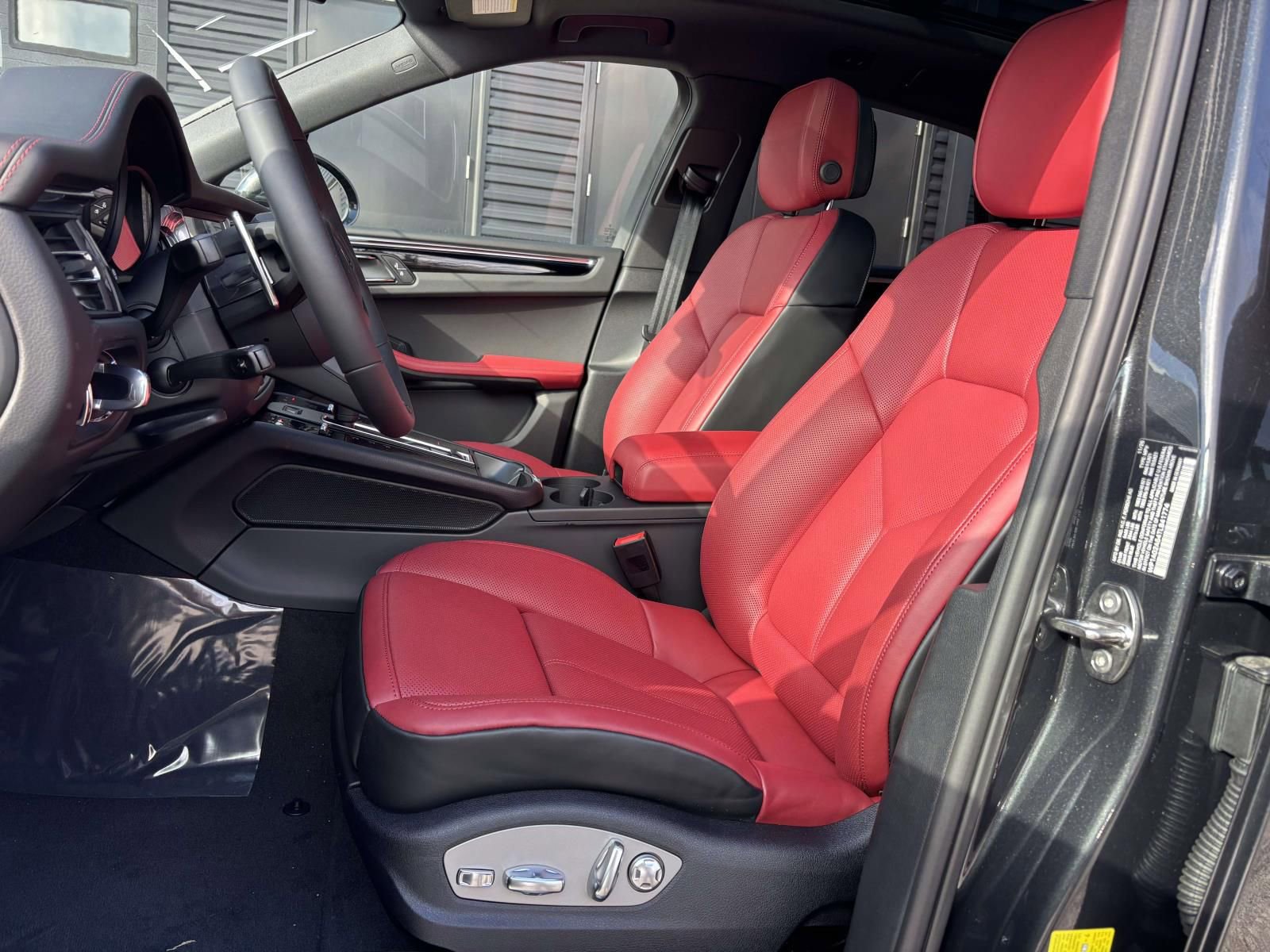 New 2026 Porsche Macan S image 17