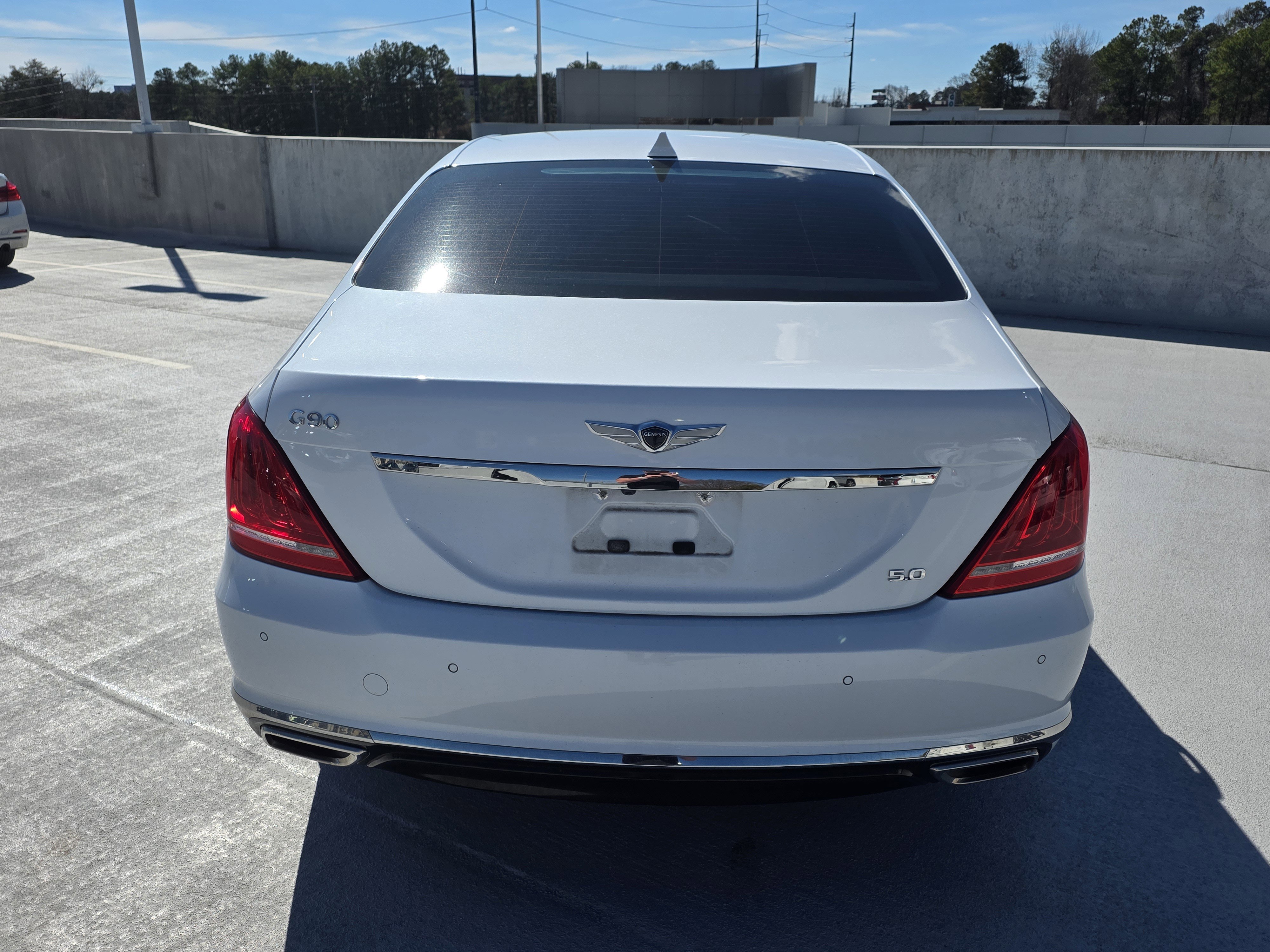 Used 2018 Genesis G90 5.0 Ultimate image 4