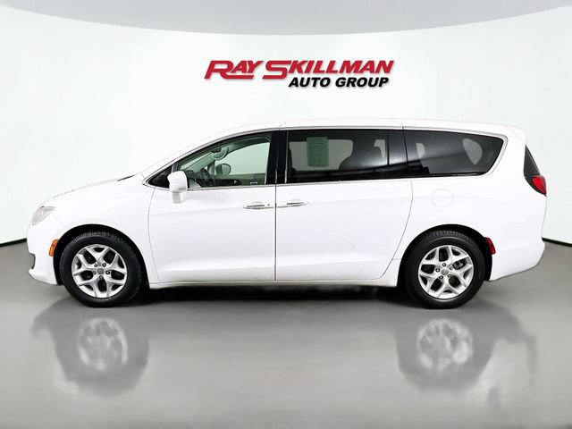 Used 2018 Chrysler Pacifica Touring Plus w/ Tire & Wheel Group image 4