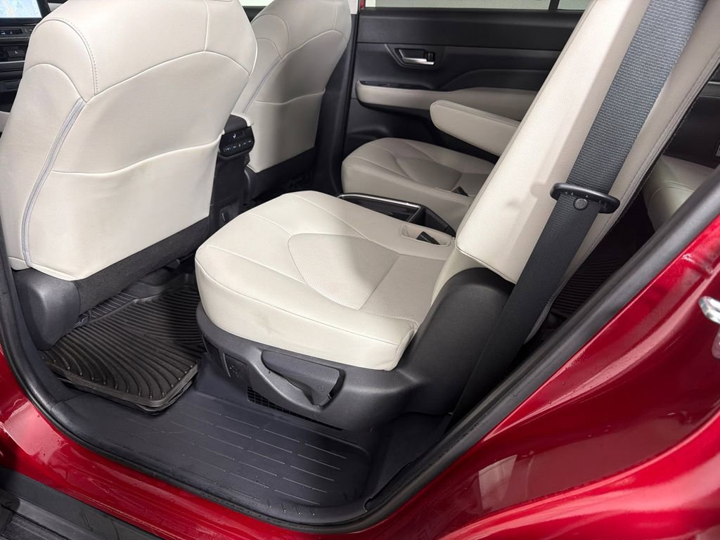 Used 2025 Toyota Grand Highlander AWD Hybrid image 22