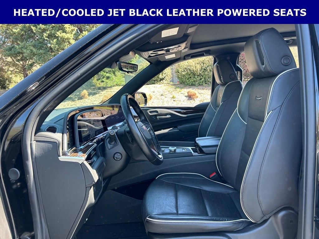 Used 2024 Cadillac Escalade ESV Premium Luxury RWD image 5