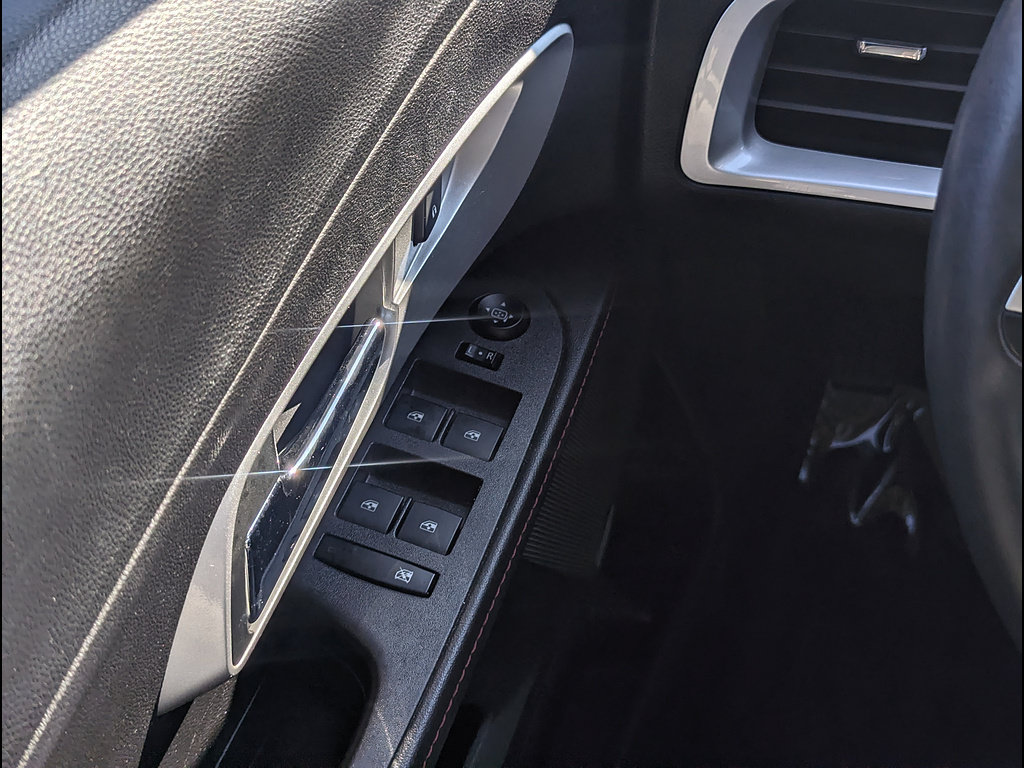 Used 2015 Chevrolet Equinox LTZ FWD image 29