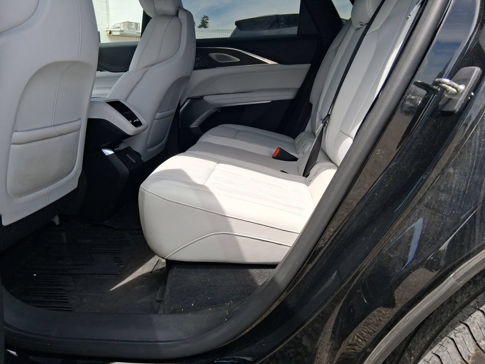 Used 2023 Cadillac Lyriq 2WD image 7