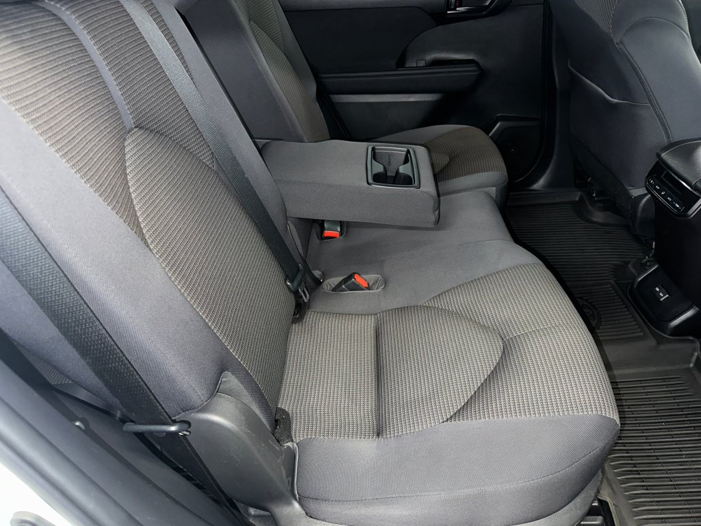 Used 2023 Toyota Highlander L FWD image 26