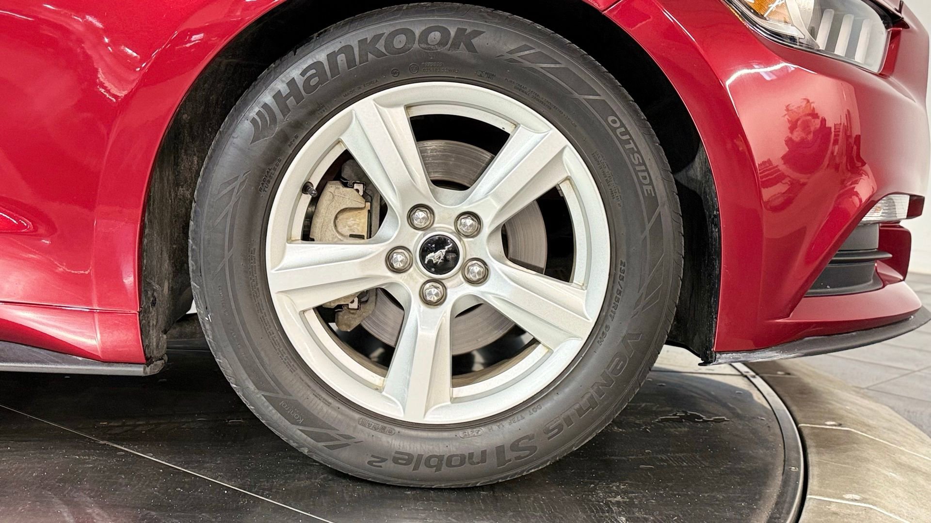 Used 2017 Ford Mustang Coupe image 19