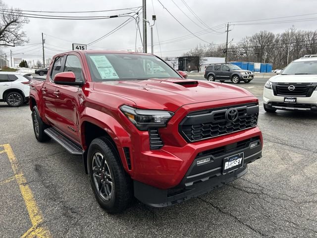 Used 2025 Toyota Tacoma TRD Sport image 2