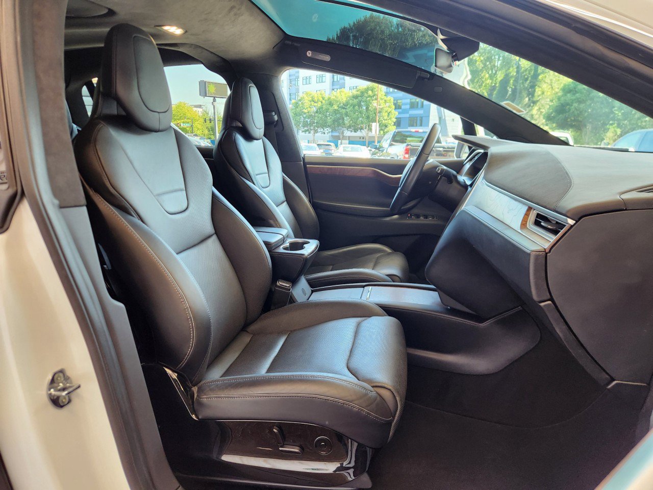 Used 2016 Tesla Model X 90D image 16