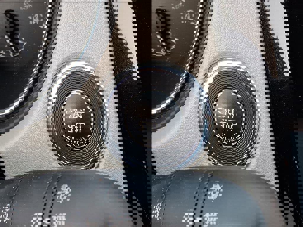 Used 2022 Nissan Rogue Sport SL image 13