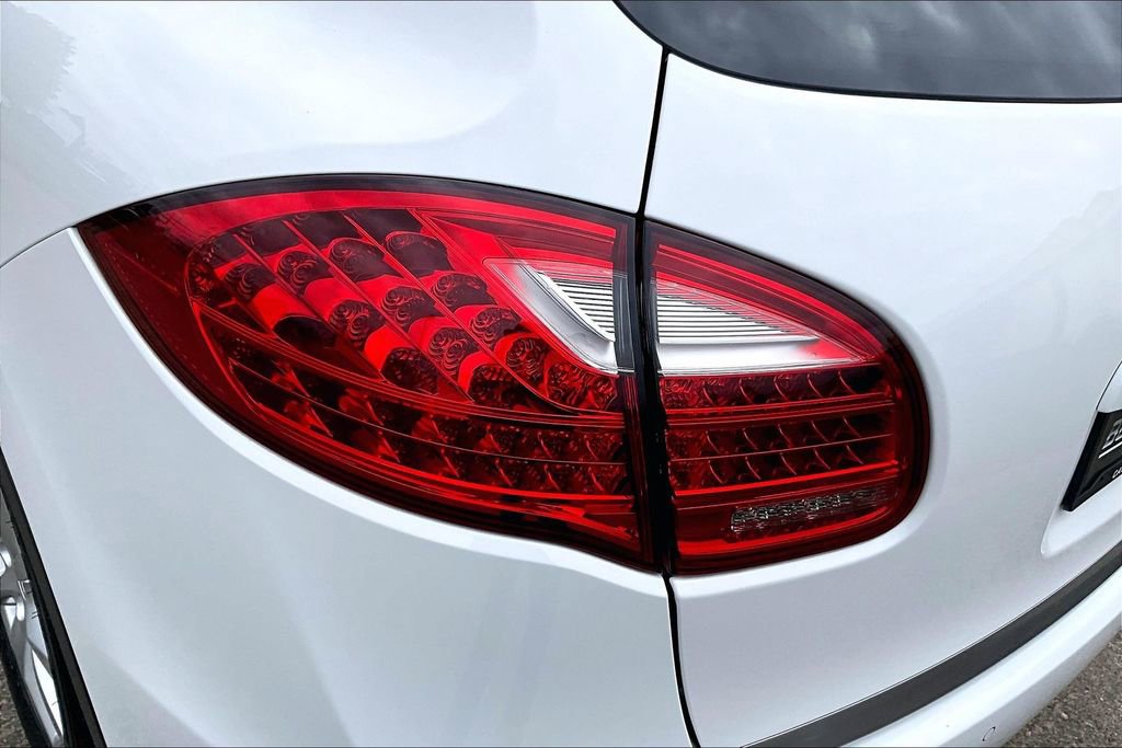 Used 2014 Porsche Cayenne AWD/4WD image 28