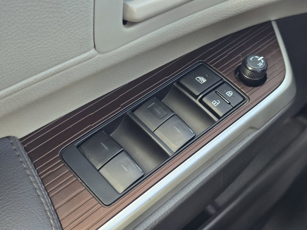 Used 2024 Toyota Sienna LE image 22