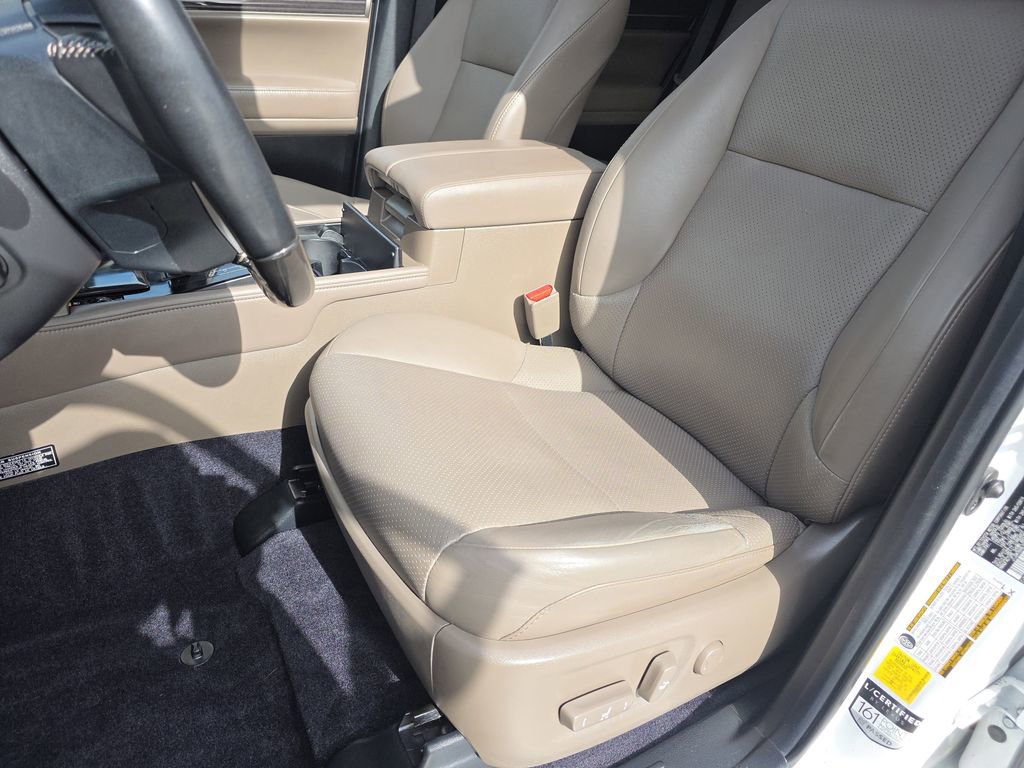 Certified 2020 Lexus GX 460 Luxury w/ Accessory Package image 19