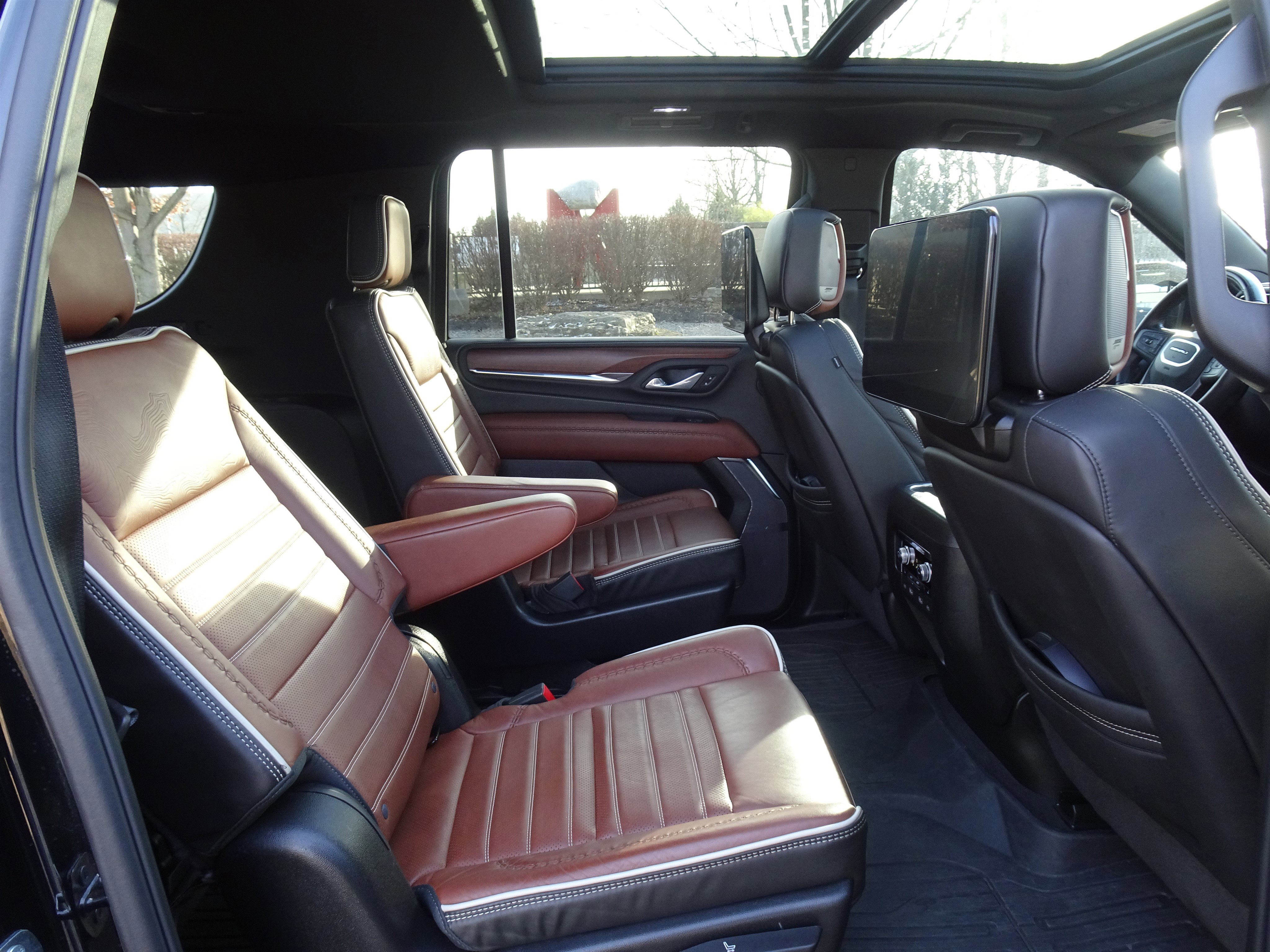 Used 2023 GMC Yukon XL Denali Ultimate image 23