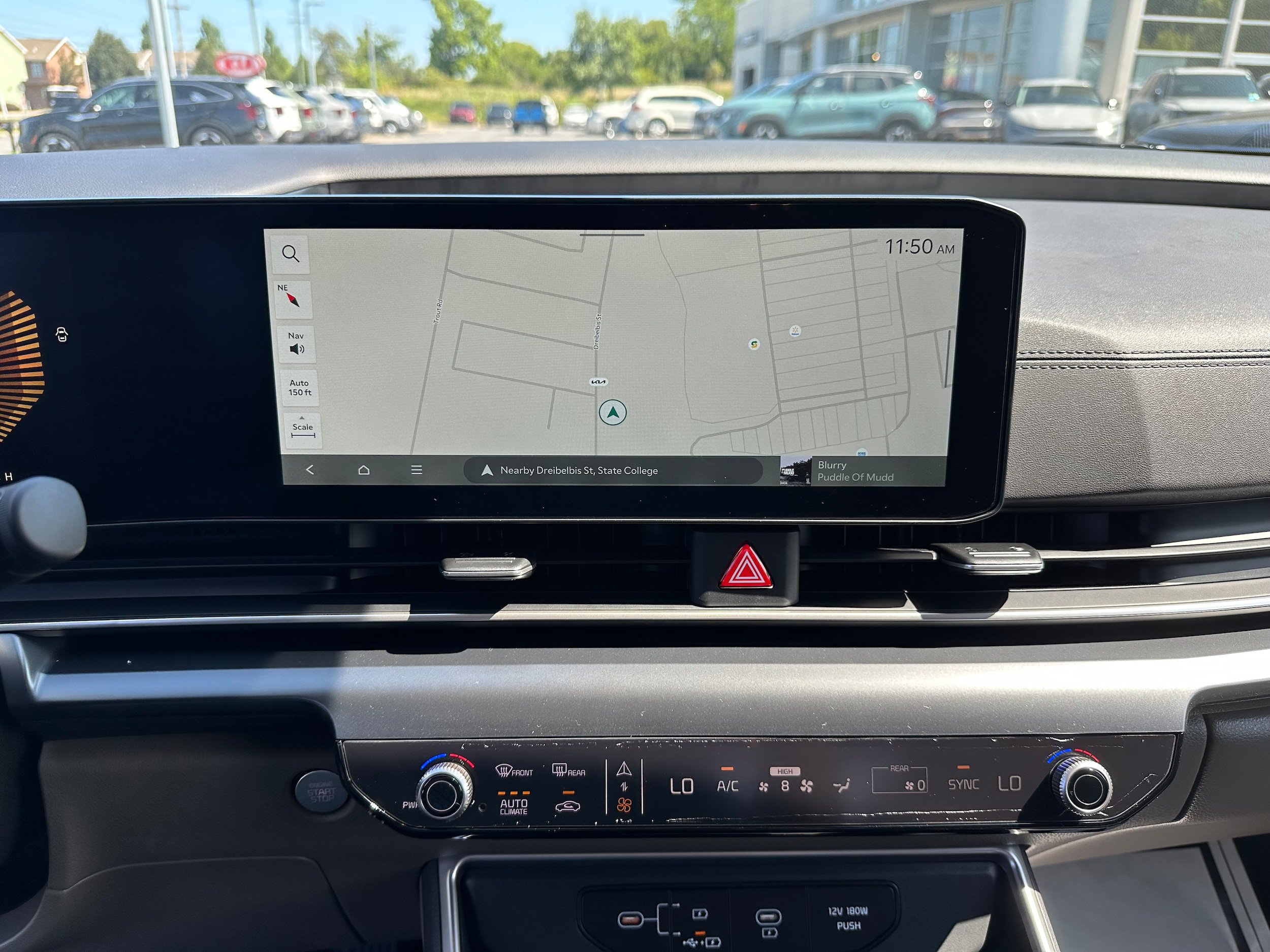New 2027 Kia Carnival FWD image 33