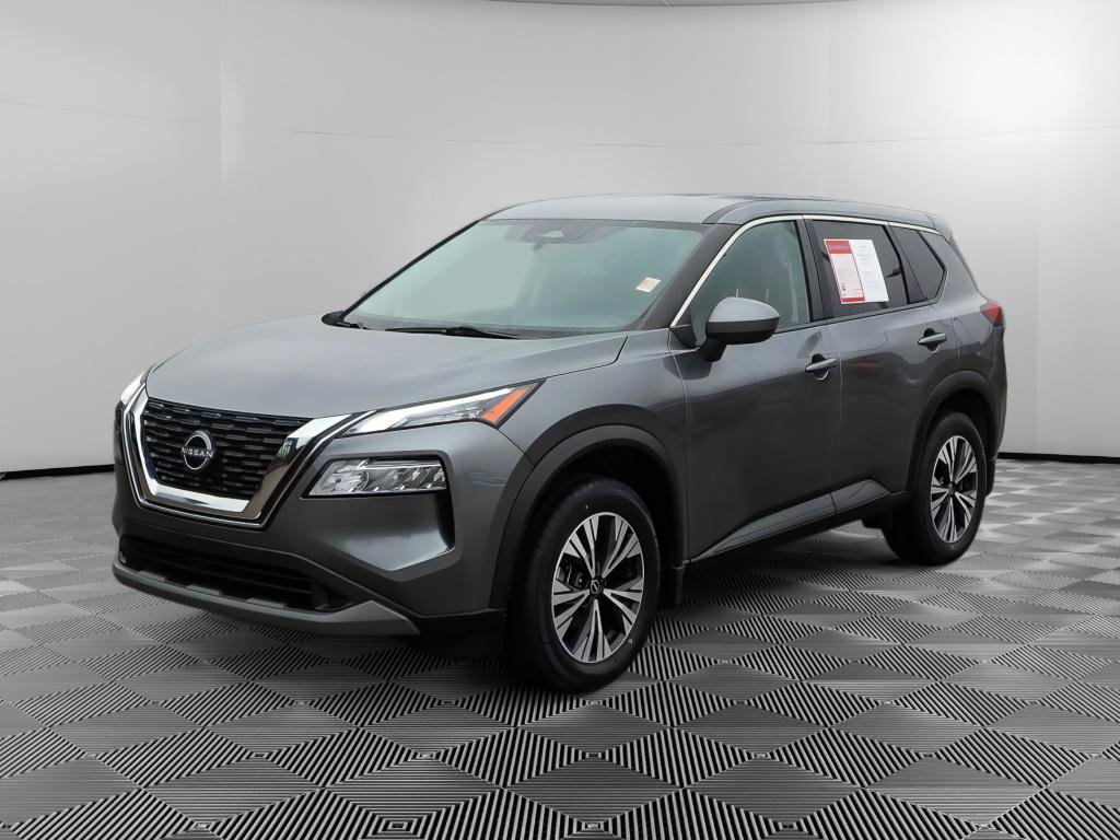 Used 2023 Nissan Rogue SV image 2