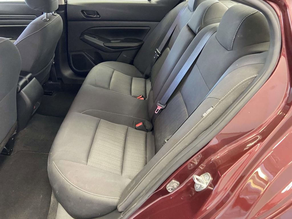 Used 2025 Nissan Altima 2.5 SV FWD image 13