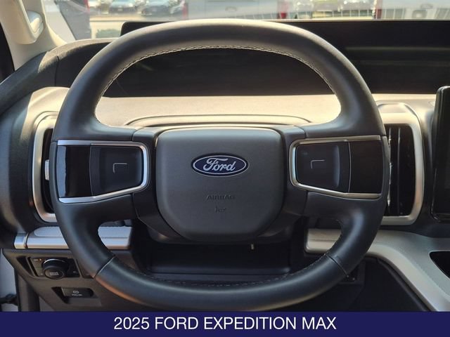 Used 2025 Ford Expedition Max Active AWD/4WD image 18