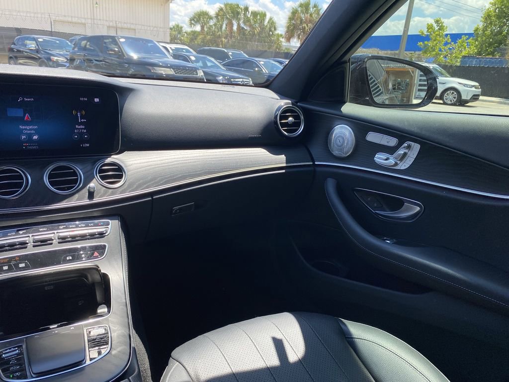 Certified 2023 Mercedes-Benz E 350 4MATIC Sedan w/ Premium Package image 4