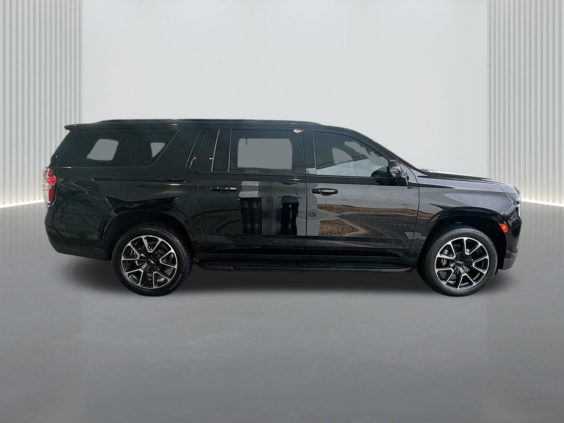 Used 2023 Chevrolet Suburban RST w/ Luxury Package RWD image 6