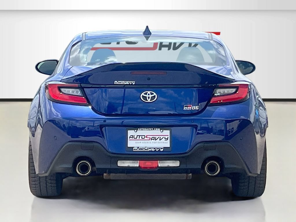 Used 2025 Toyota GR86 Premium w/ ALL Weather Mat Package (TMS) RWD image 6
