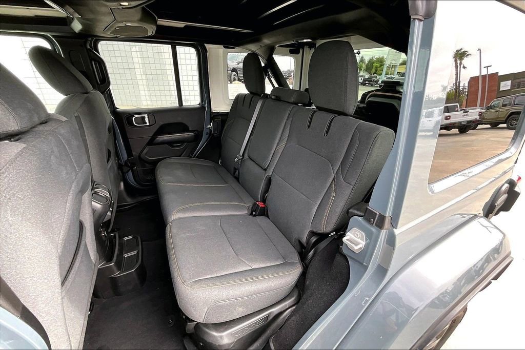 Certified 2025 Jeep Wrangler Unlimited Sahara w/ Safety Group image 19