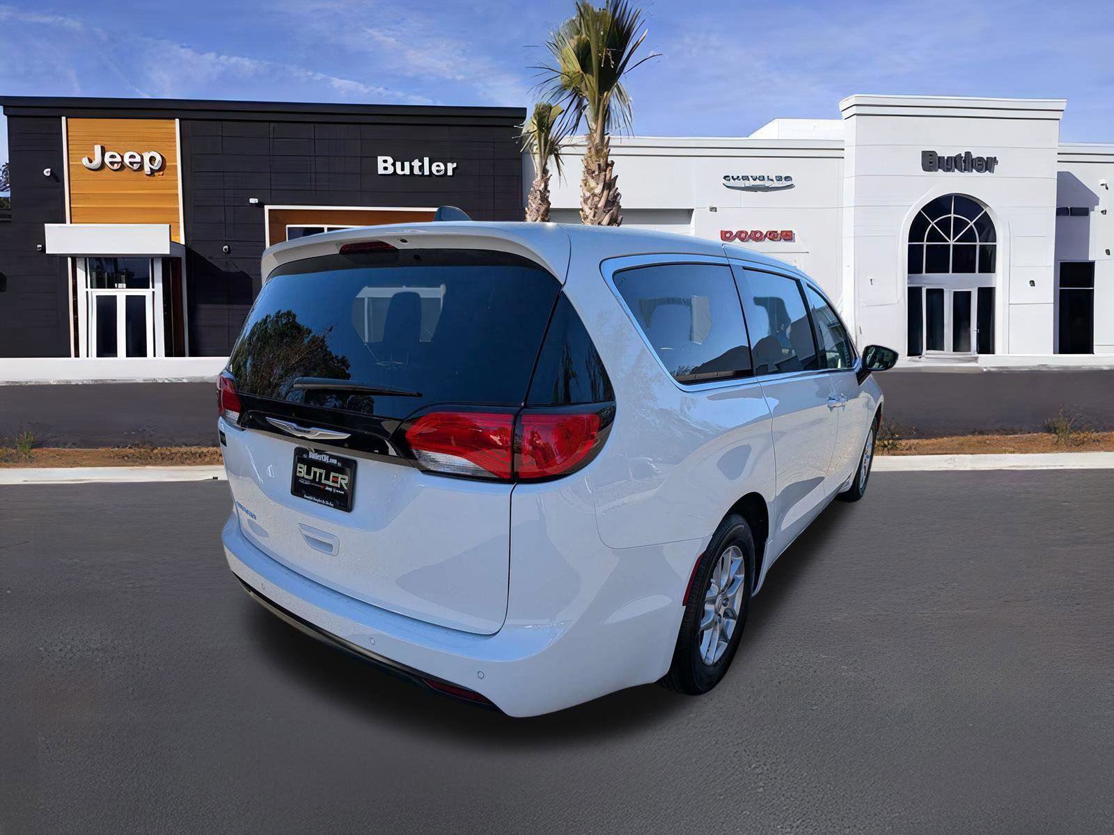 New 2026 Chrysler Voyager LX image 6