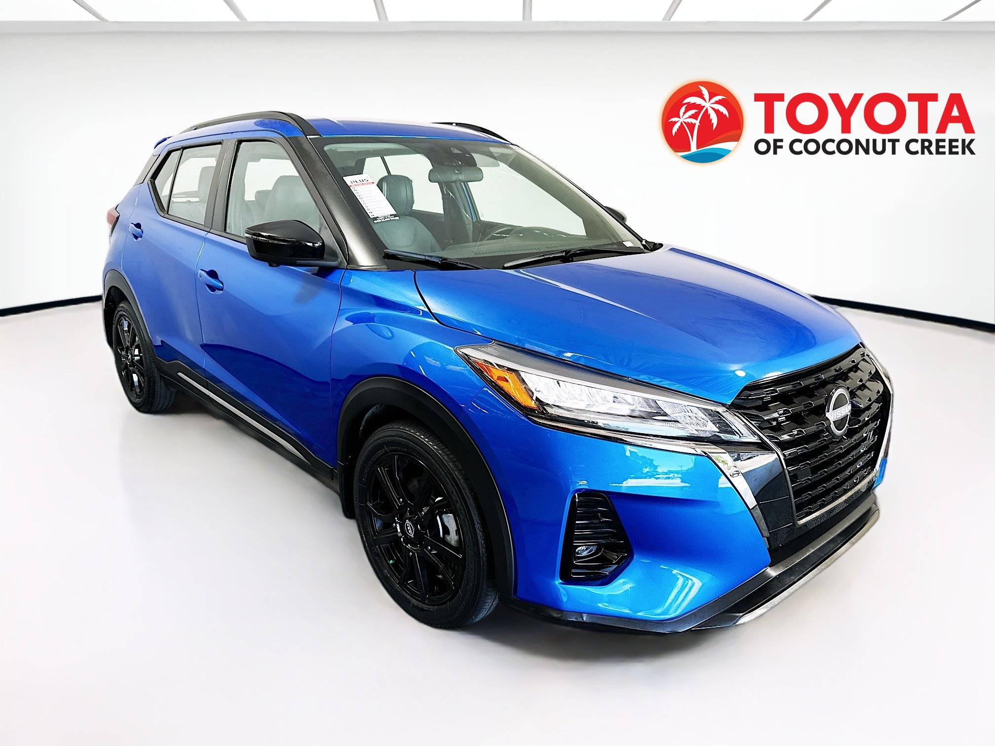 Used 2023 Nissan Kicks SR w/ SR Premium Package FWD image 1