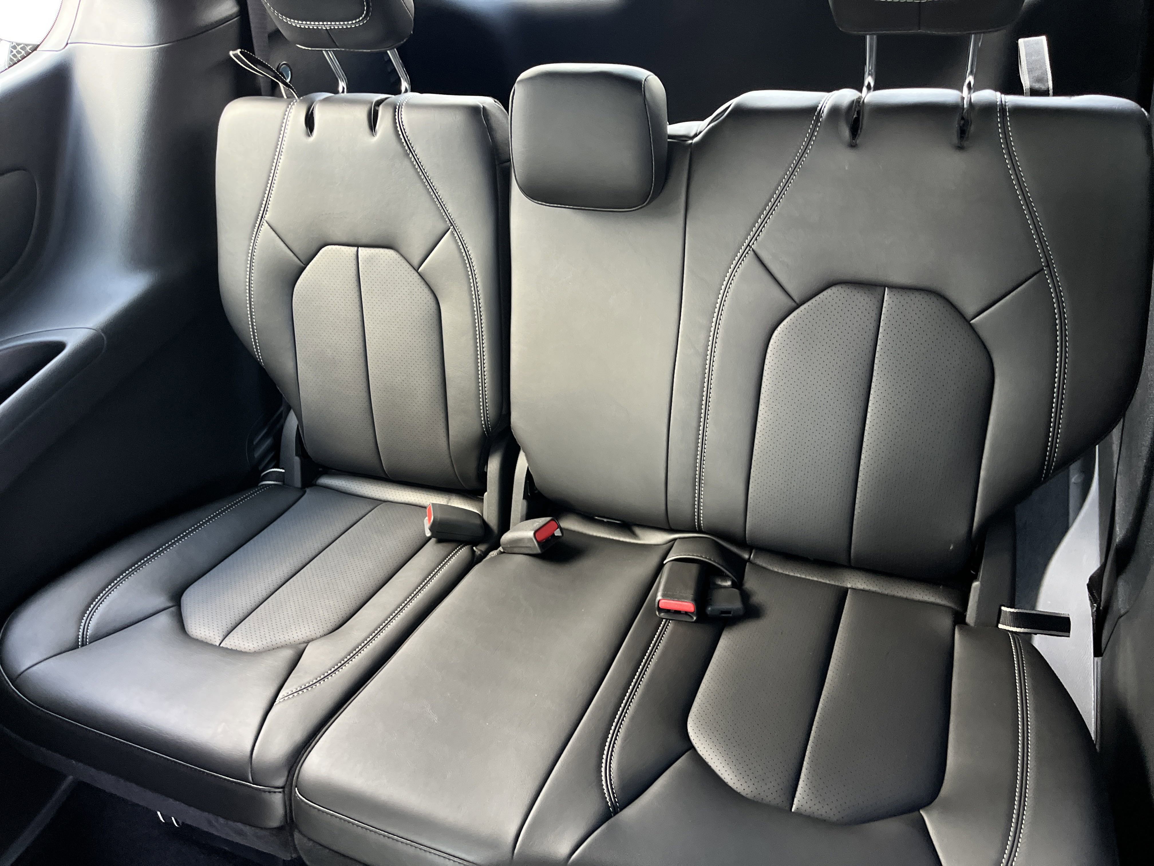 New 2025 Chrysler Pacifica Select FWD image 8