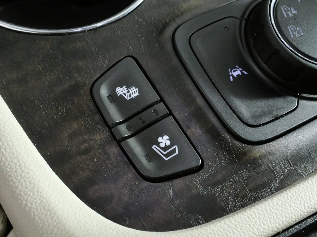 Used 2020 GMC Acadia Denali w/ Trailering Package AWD/4WD image 19