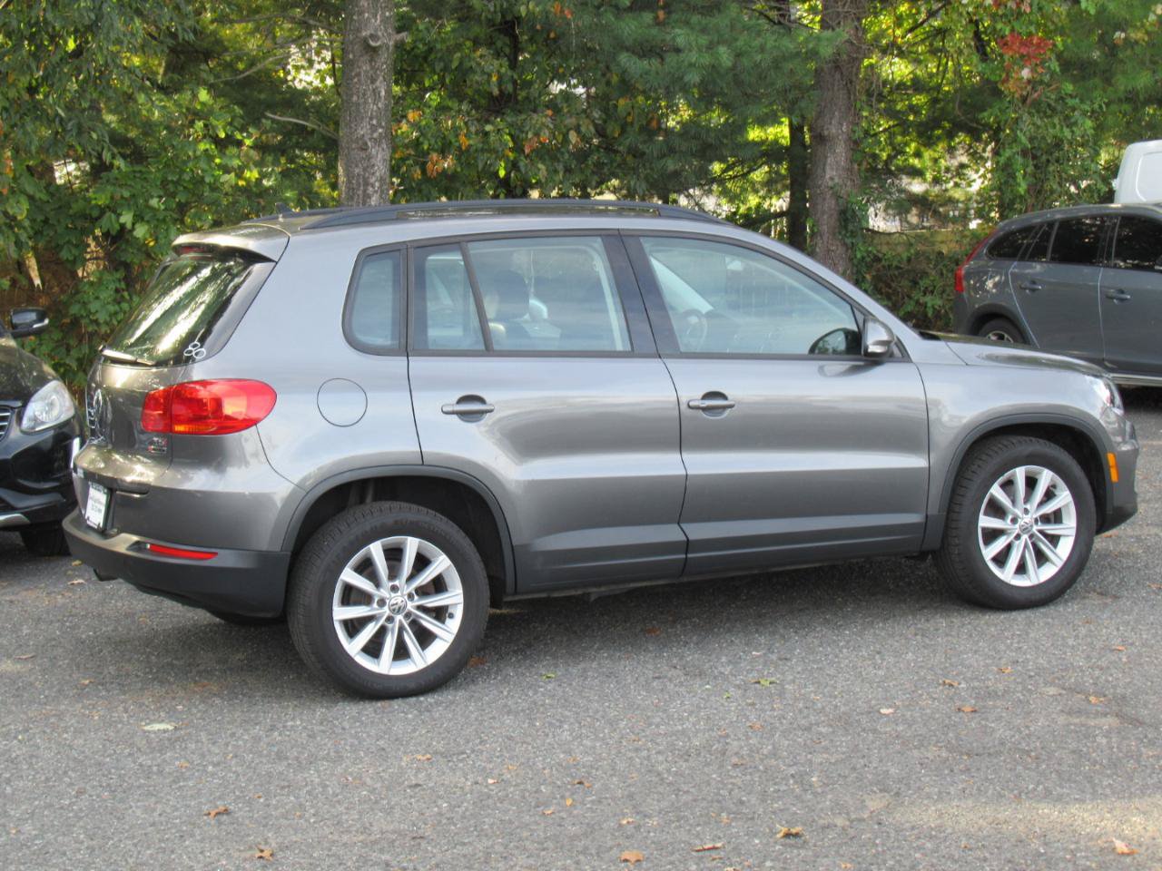 Used 2018 Volkswagen Tiguan Limited AWD/4WD image 6