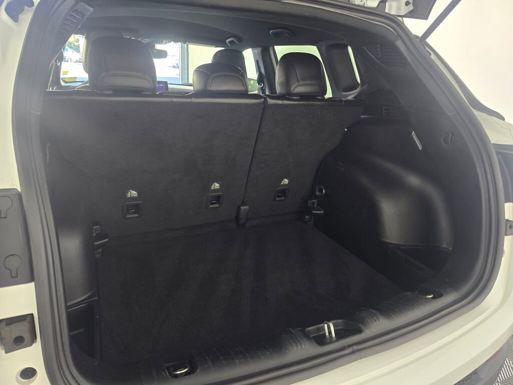 Used 2023 Jeep Compass Altitude image 16